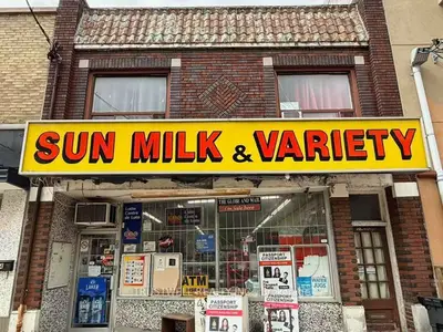 226 Vaughan Road, Toronto, On M6c 2m6