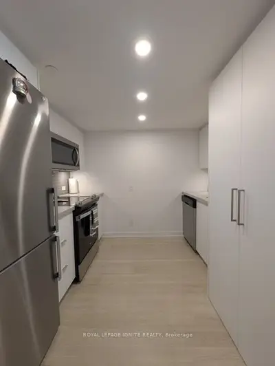 30 Tretti Way 418, Toronto, On M3h 0e3