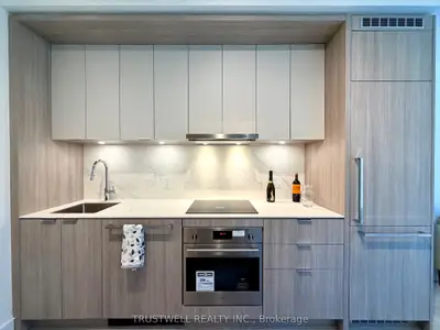 6 Greenbriar Road 503, Toronto, On M2k 0h6