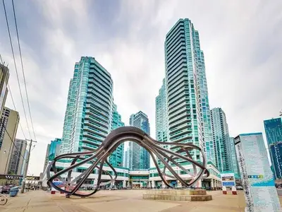 Condo Apartment in Toronto