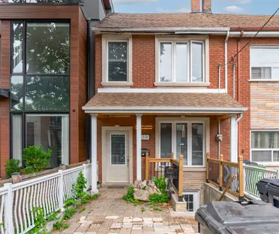Duplex in Toronto