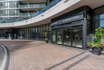 18 Harbour Street 1204, Toronto, On M5j 2z6