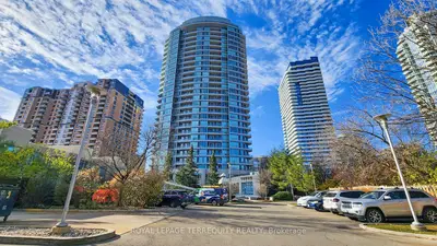 Condo Apartment in Toronto