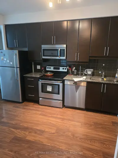 33 Bay Street 2305, Toronto, On M5j 2z3