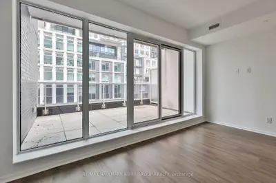 783 Bathurst Street 422, Toronto, On M5s 0a8
