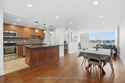 3000 Bathurst Street 601, Toronto, On M6b 3b4