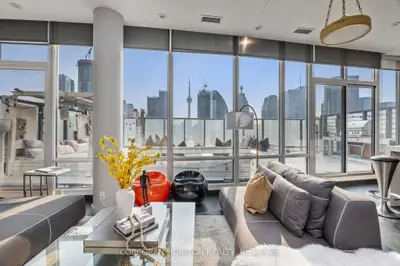 Condo Apartment in Toronto