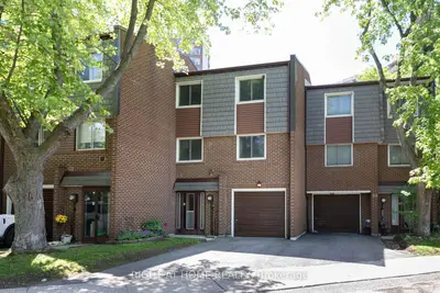 Condo Townhouse in Toronto