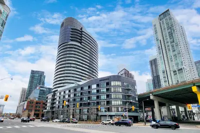 Condo Apartment in Toronto