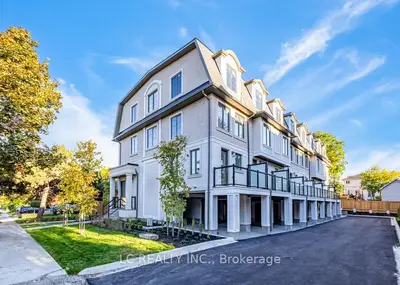 Att/Row/Townhouse in Toronto