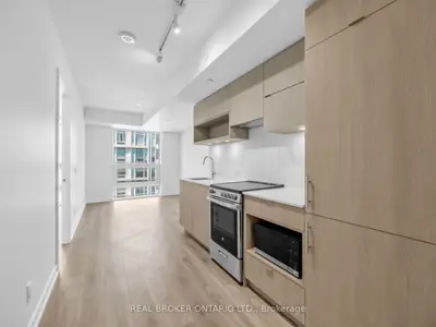 Condo Apartment in Toronto