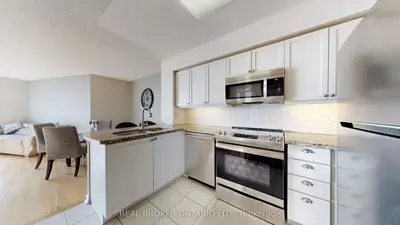 30 Harrison Garden Boulevard 2705, Toronto, On M2n 7a9