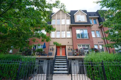 1496 Victoria Park Avenue 245, Toronto, On M4a 2m6