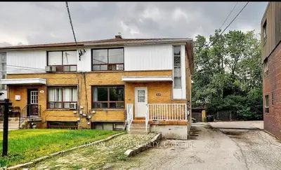 Fourplex in Toronto