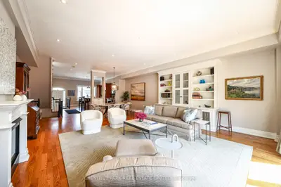 Att/Row/Townhouse in Toronto