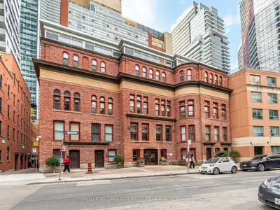 Condo Apartment in Toronto