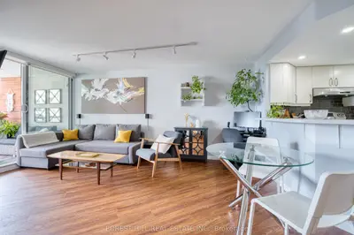 Condo Apartment in Toronto