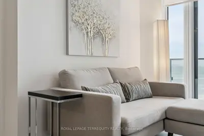 8 Tippett Road 809, Toronto, On M3h 0e7