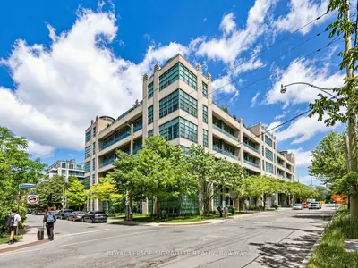 Condo Apartment in Toronto