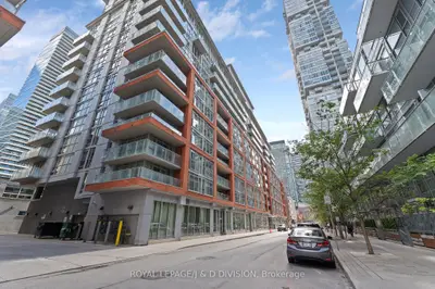 Condo Apartment in Toronto
