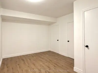 1 Caldy Court Unit 2, Toronto, On M2l 2j5