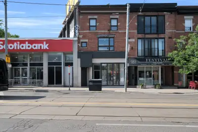 Att/Row/Townhouse in Toronto