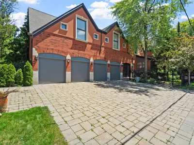 40 Old Colony Road, Toronto, On M2l 2k1