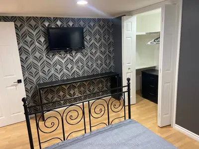 72 Whitehorn Crescent B-6, Toronto, On M2j 3b2