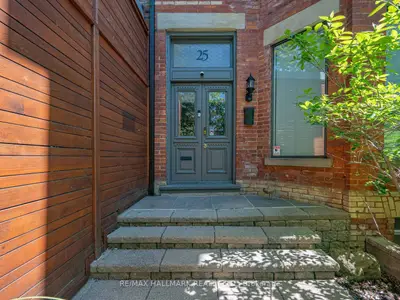 25 Grange Avenue, Toronto, On M5t 1c6