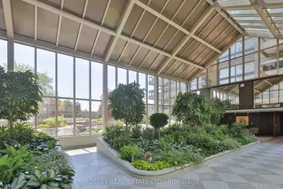 63 St Clair Avenue W 306, Toronto, On M4v 2y9