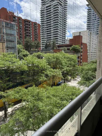 43 Eglinton Avenue E 506, Toronto, On M4p 1a2