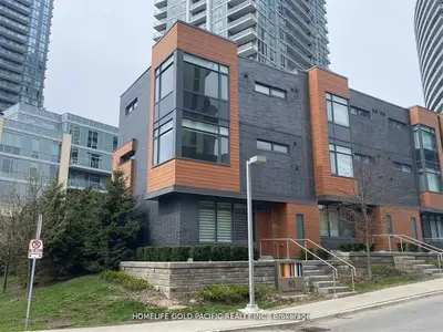 Condo Townhouse in Toronto