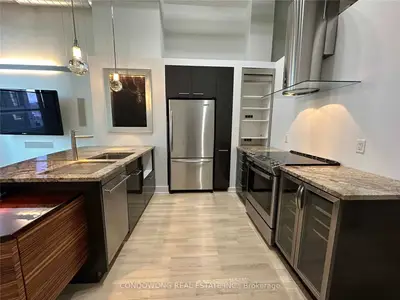 637 Lake Shore Boulevard W 331, Toronto, On M5v 3j6