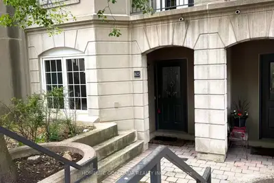 Condo Townhouse in Toronto