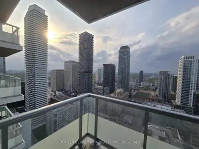 Condo Apartment in Toronto