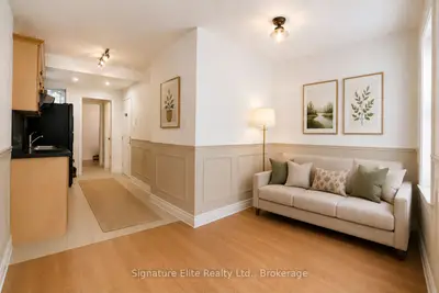 Att/Row/Townhouse in Toronto