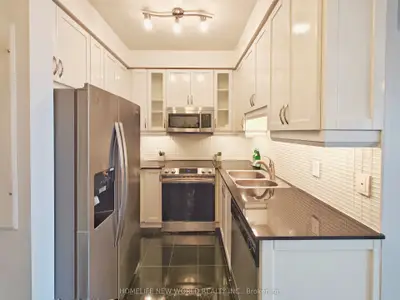 18 Holmes Avenue Lph07, Toronto, On M2n 0e1