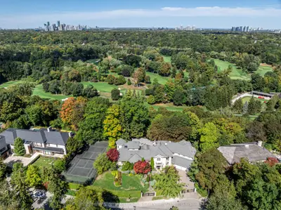 340 Riverview Drive, Toronto, On M4n 3e1