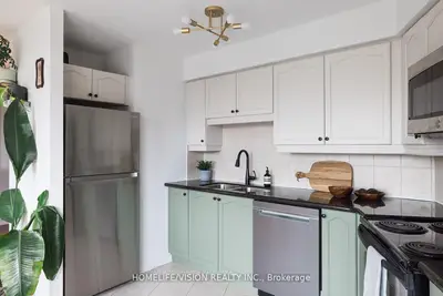 18 Valley Woods Road 902, Toronto, On M3a 0a1