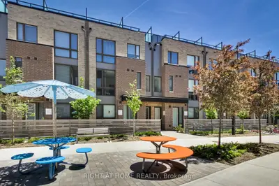 Condo Townhouse in Toronto