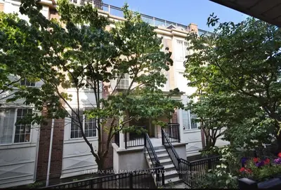 Condo Townhouse in Toronto