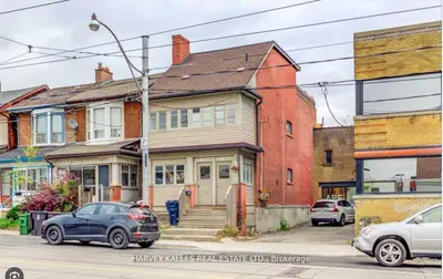 1215 Bathurst Street 3, Toronto, On M5r 3h3