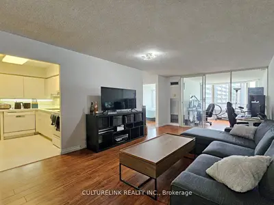 30 Greenfield Avenue 2215, Toronto, On M2n 6n3