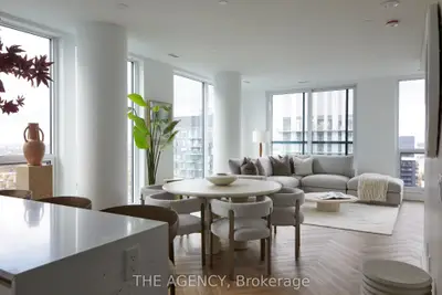 327 King Street W Ph04, Toronto, On M5v 1j5