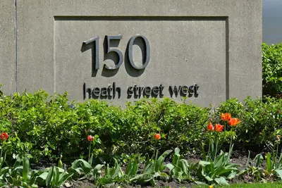 150 Heath St W 1301-1302, Toronto C02, On, M4v 2y4