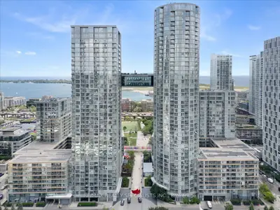 15 Iceboat Terrace Ph06, Toronto, On M5v 4a5