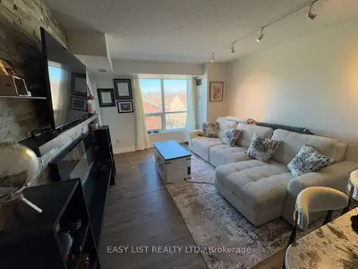 120 Dallimore Circle 326, Toronto, On M3c 4j1