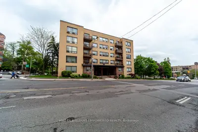 Condo Apartment in Toronto