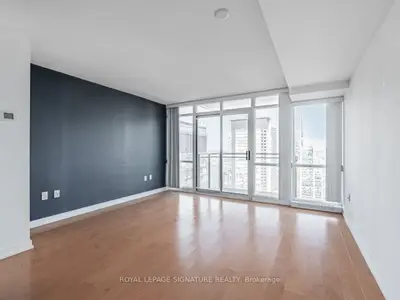 11 Brunel Court 5005, Toronto, On M5v 3y3