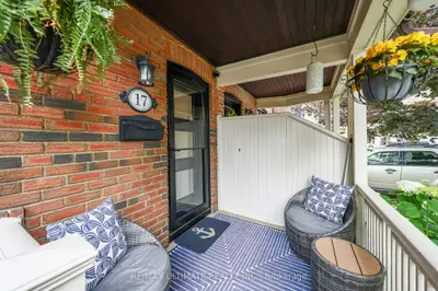 17 Elvina Gardens, Toronto, On M4p 1x7